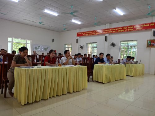 Tiếp Súc cử tri 2.jpg